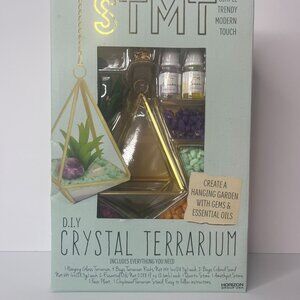 STMT D.I.Y. Crystal Terrarium Kit - Hanging Garden w/Gems & Essential Oils - NEW
